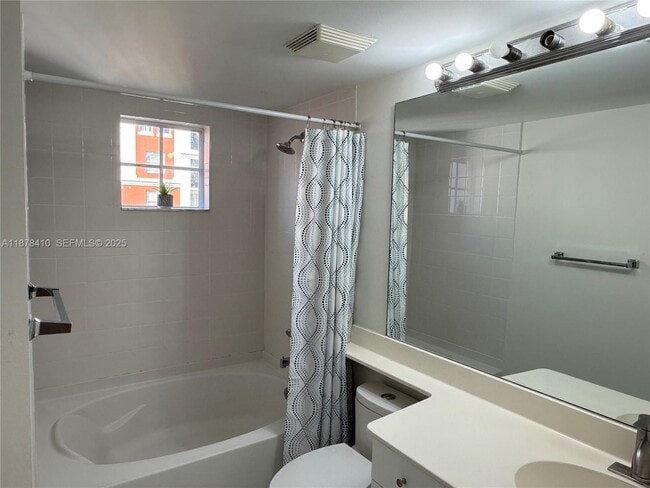 Building Photo - 17150 N Bay Rd