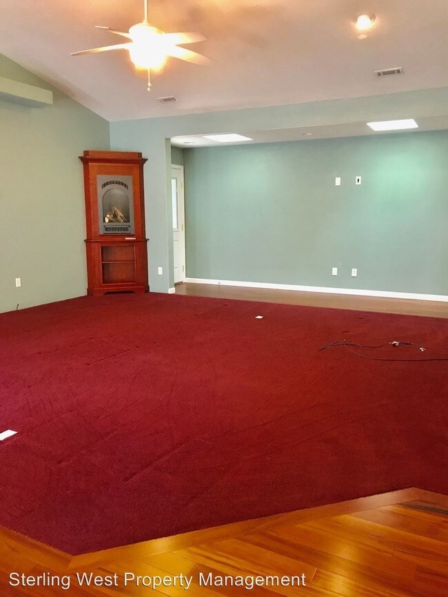 Building Photo - 1195 Brookdale Ave