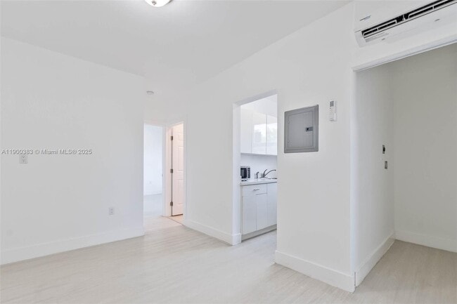 Foto del edificio - 1051 NW 2nd St