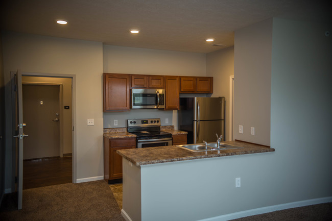 Stainless Steel Appliances - Sunstone at Arlington Woods