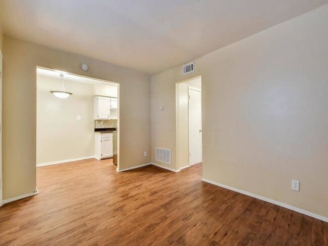 Foto del edificio - Amazing 1 bedroom off Manor rd.  Central Austin at its finest