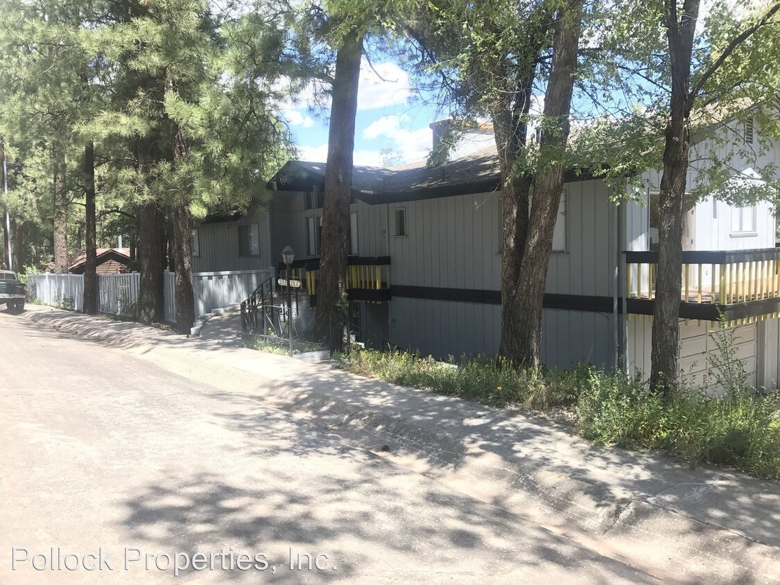 Foto principal - 210 S Spring St