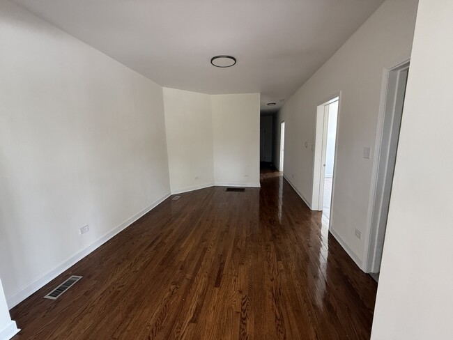 Foto del edificio - 411 N Hamlin Ave