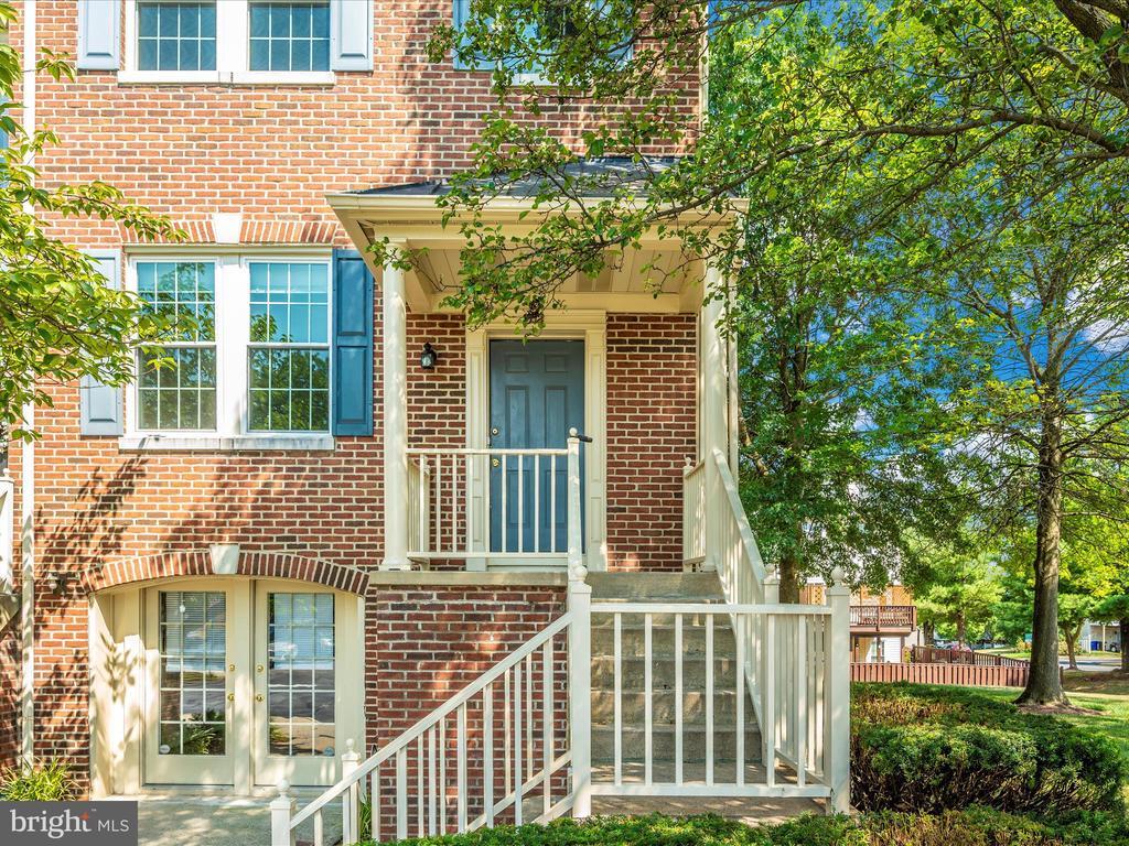Primary Photo - 512 Goldspire Cir