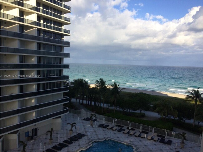 Foto del edificio - 9559 Collins Ave