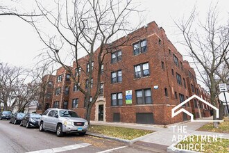 Building Photo - 3600 W Sunnyside Ave