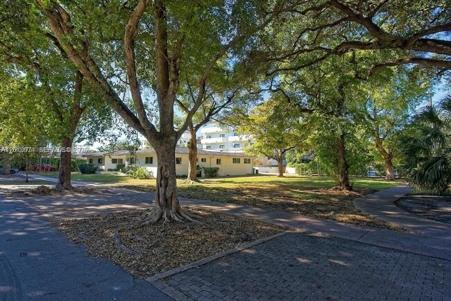 Photo - 5400 Orduna Dr Apartment
