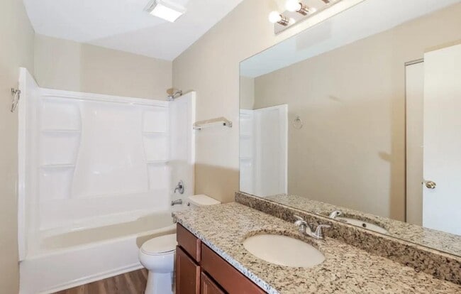 Foto del edificio - 143 Brookwood Ln E
