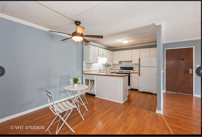 Foto del edificio - 5S066 Pebblewood Ln