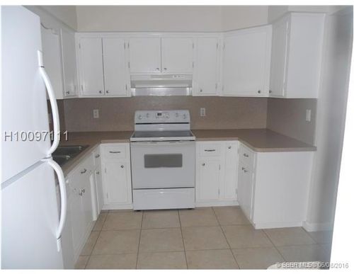 Foto del edificio - 8300 NW 13th St
