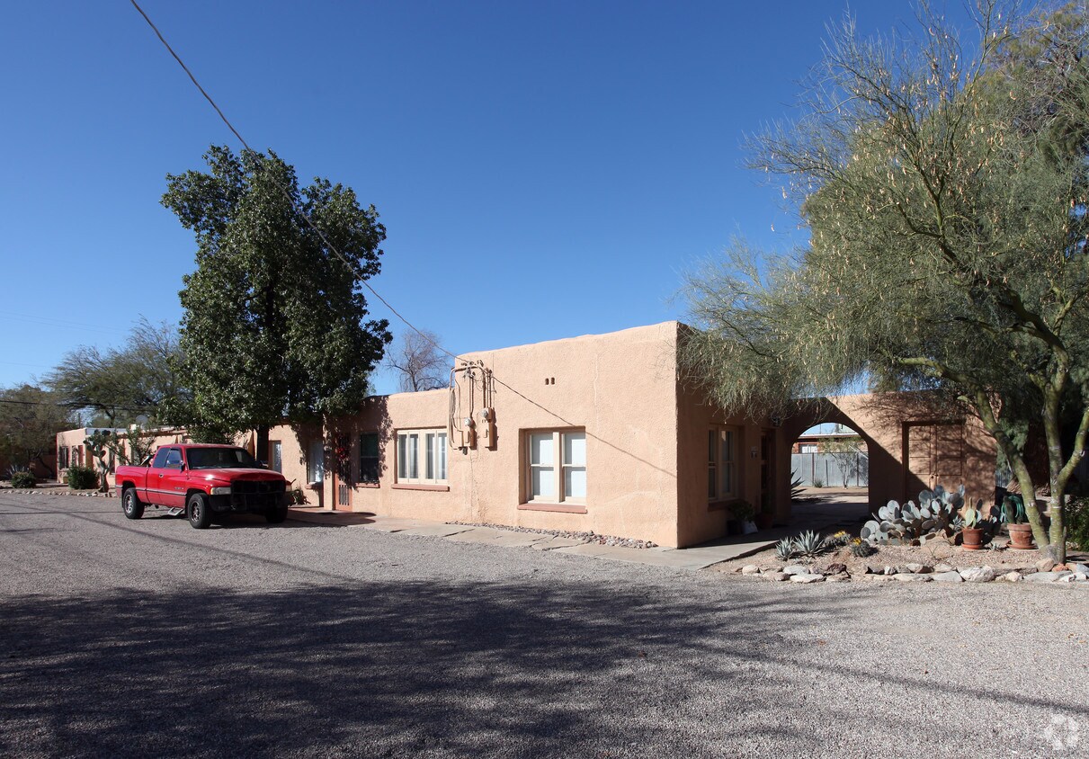 Primary Photo - 2945-2955 N Cherry Ave
