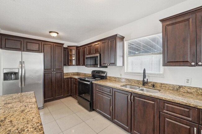 Foto del edificio - 2-Bedroom, 1.5-Bathroom Home in Tampa – Perfect Location!