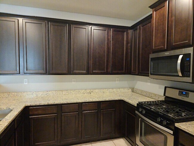 Building Photo - 1616 Volponi Dr SE