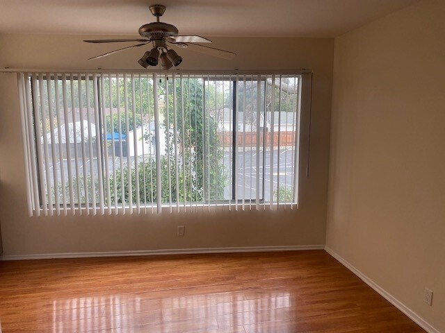 Foto del edificio - 127 W Live Oak St