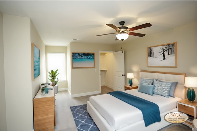 Building Photo - Eagle Creek Townhome with a bedroom on the 1st Floor in Lee's Summit!