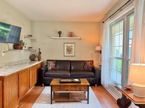 Building Photo - 1311 Antoine Dr