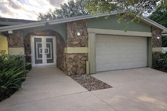 Building Photo - 5095 SW 73rd Ave