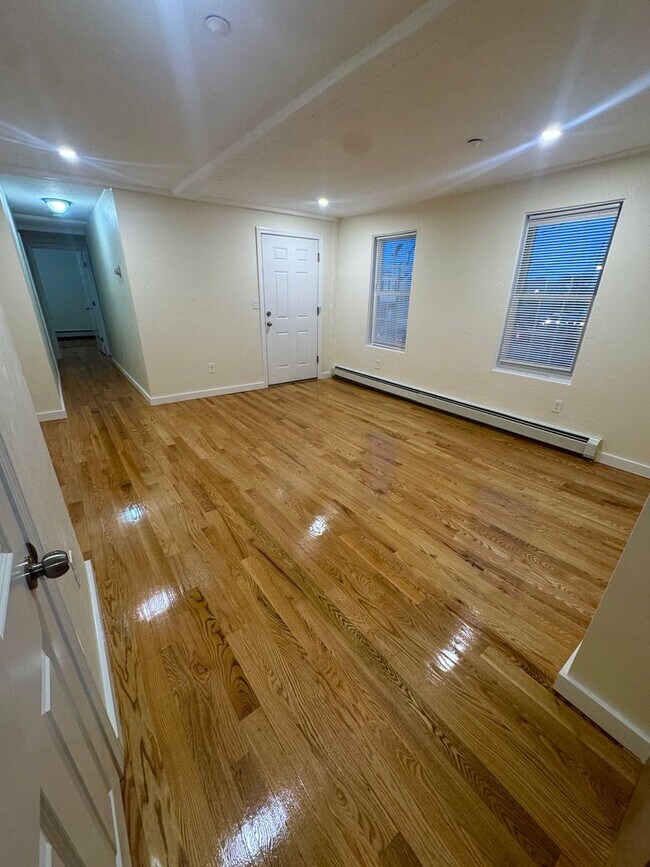 Foto del edificio - 111 Main St