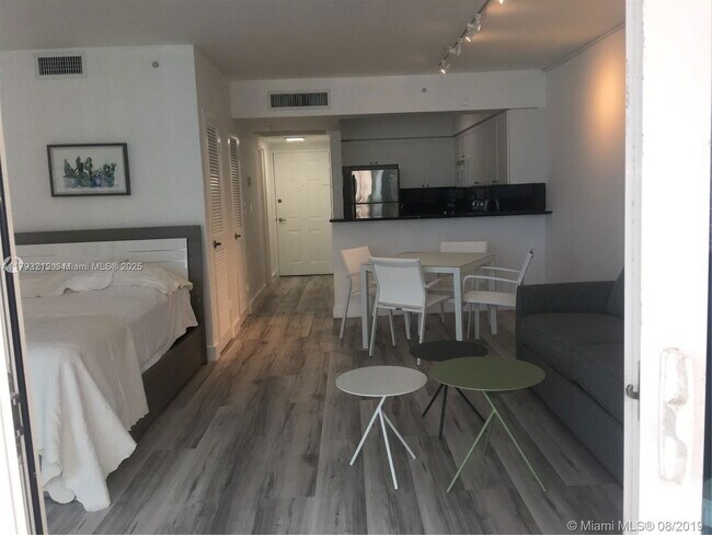 Foto del edificio - 2501 S Ocean Dr