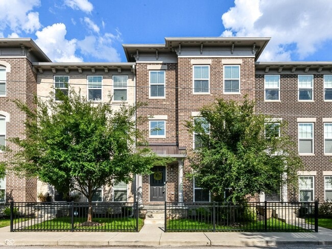 Building Photo - 1559 Bellefontaine St