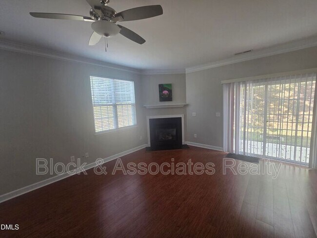 Foto del edificio - 2603 Forest Shadows Ln