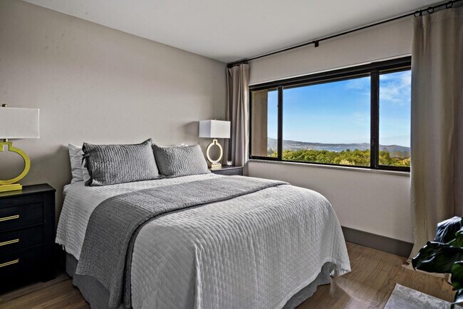 Foto del edificio - 3493 Greenfield Pl