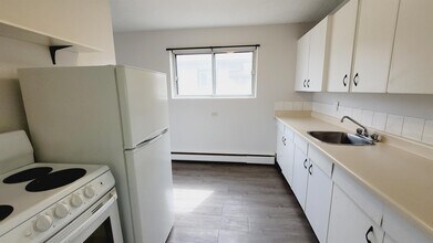 Building Photo - 10010 154 St