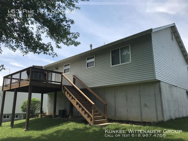 Foto del edificio - 163 Pine Hollow Ln