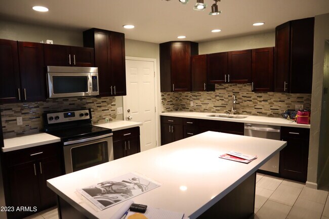 Foto del edificio - 7818 E Moreland St