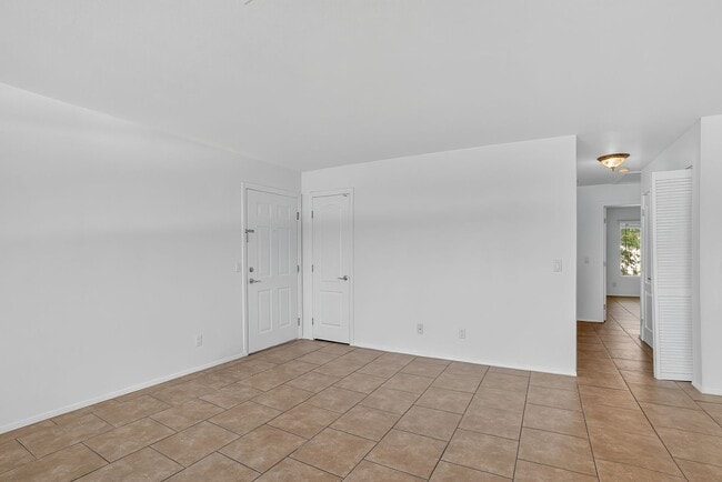 Building Photo - READY TO MOVE-IN UPPER LEVEL 2-BEDROOM CONDO!
