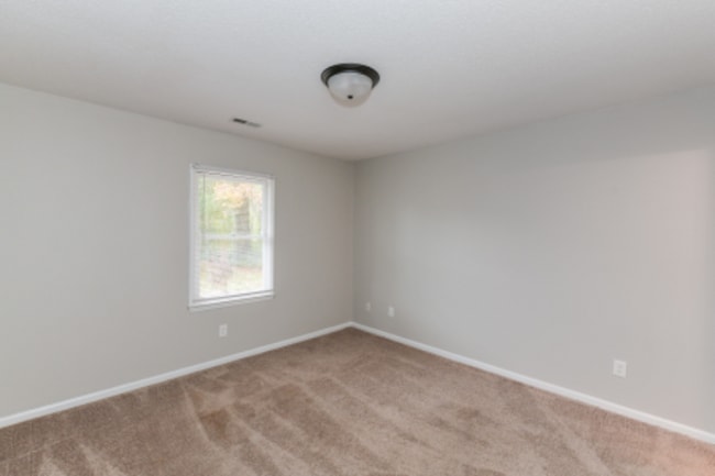 Building Photo - 1128 McKinnon Dr