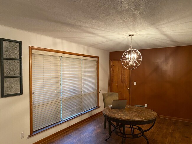 Foto del edificio - 2704 6th St NW