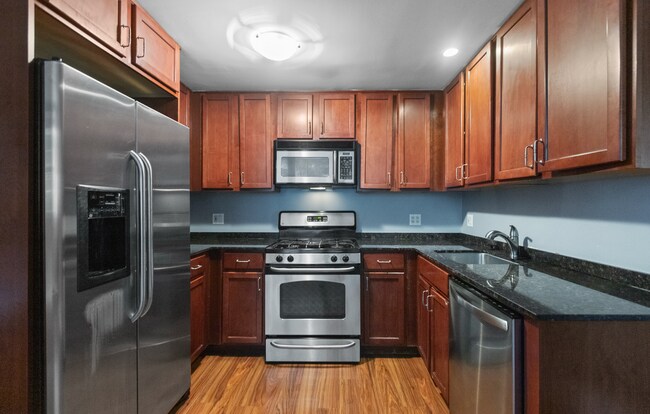 Building Photo - 2300 N Commonwealth Ave