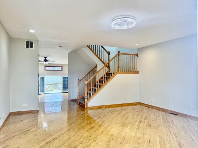 Foto del edificio - 1654 N Fairfield Ave