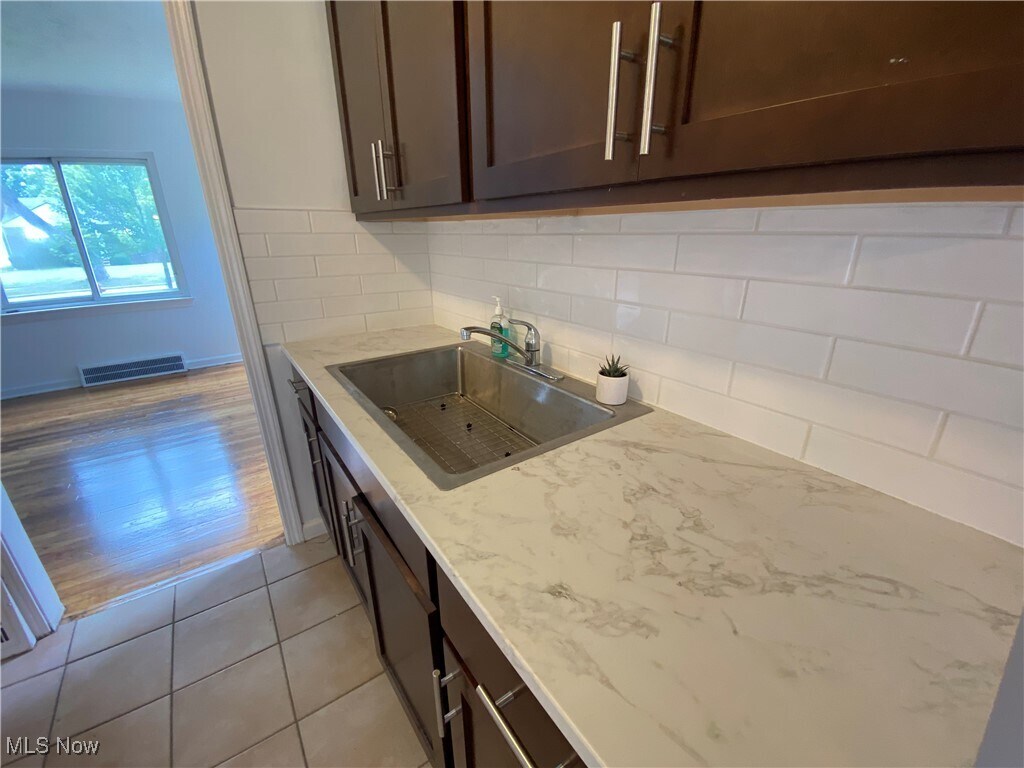 854 E 258th St Euclid, OH 44132 – photo 2