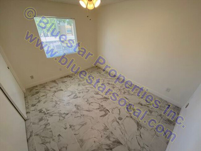 Foto del edificio - 16450 Lariat Rd