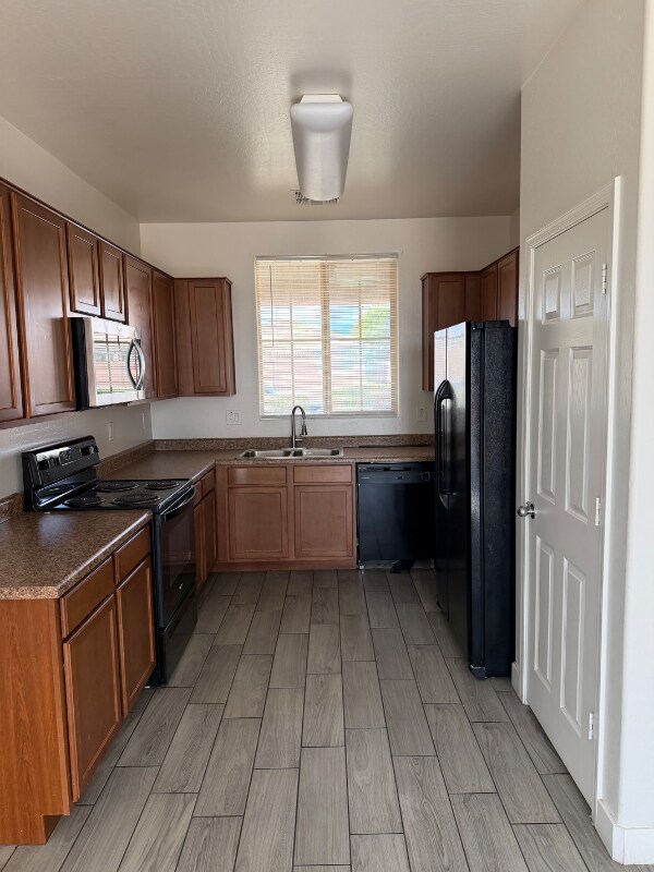 Foto del edificio - 4923 S 99th Dr