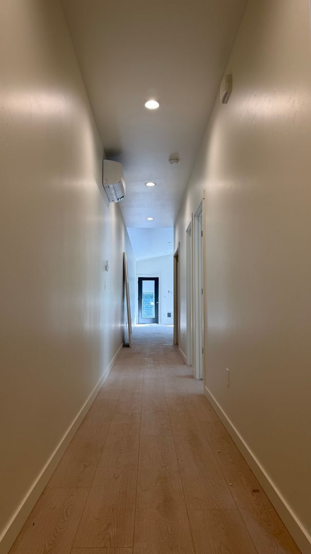 Building Photo - Duplex in CDA !