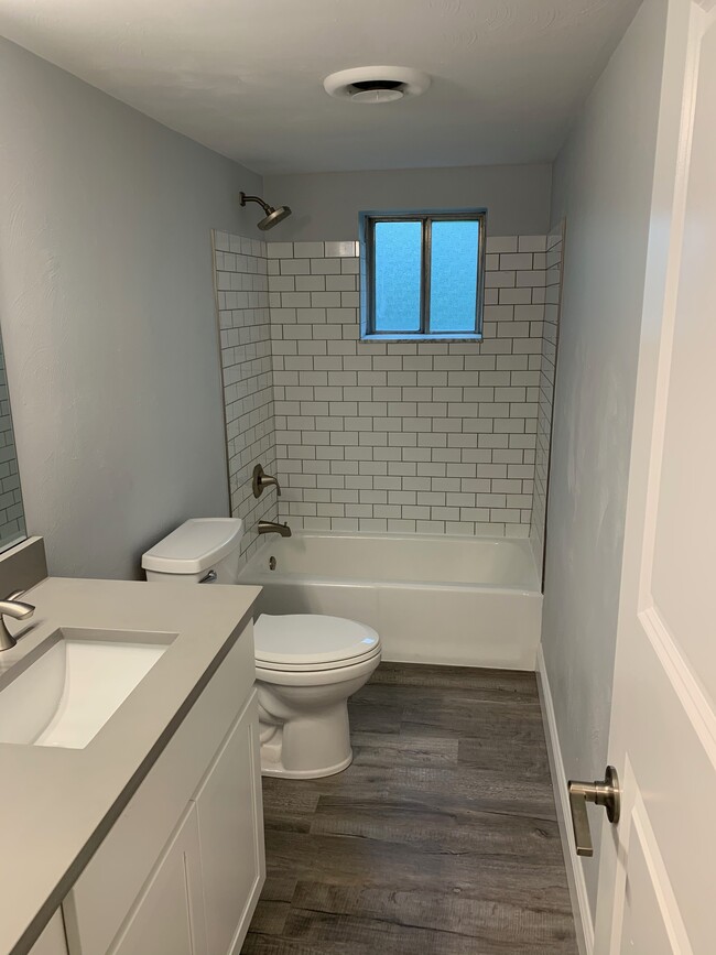 Bathroom - 3457 Evergreen Rd