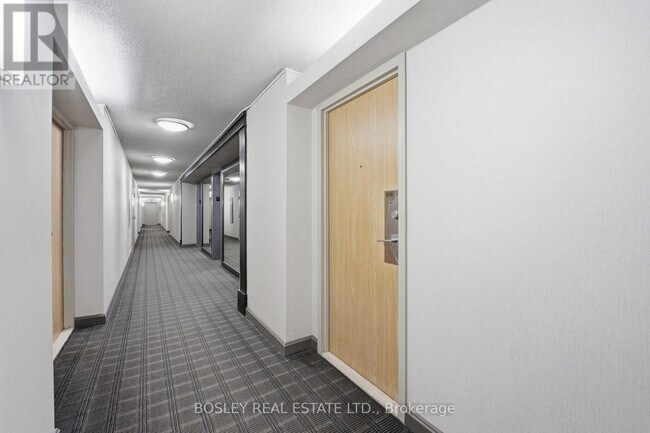 Photo du bâtiment - 701 King St W