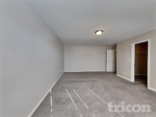 Building Photo - 561 Grassy Bend Dr