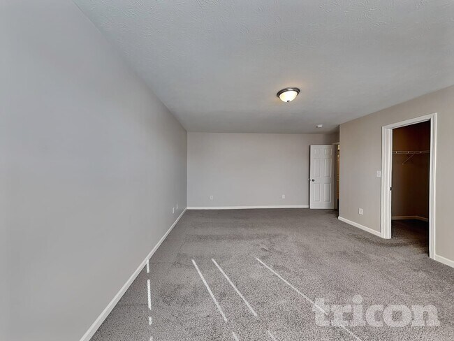 Foto del edificio - 561 Grassy Bend Dr