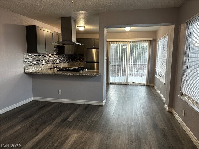 Building Photo - 3915 Cll Tereon