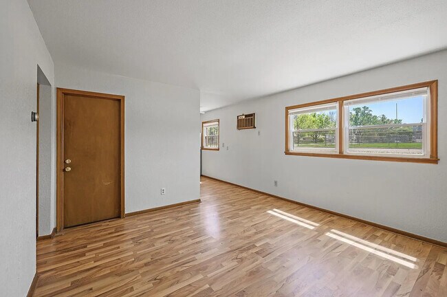Foto del edificio - 611 2nd St SE