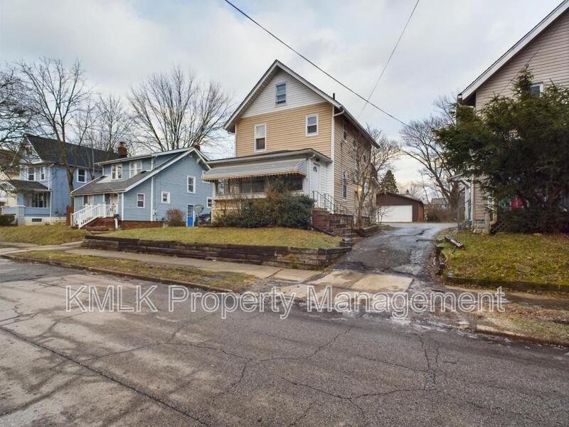 Foto principal - 1299 Girard St