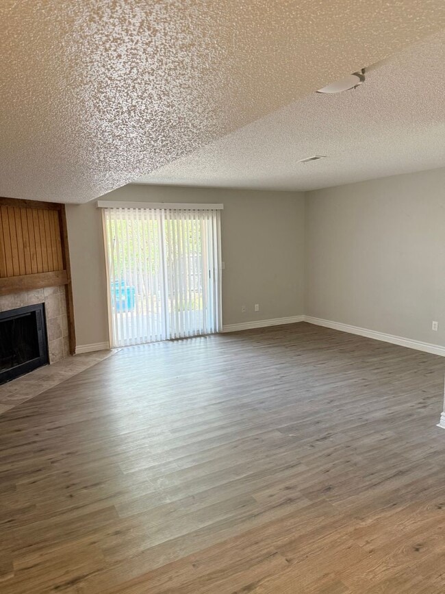 Building Photo - 4015 Stonedike Dr