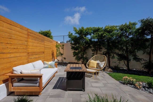 Foto del edificio - 623 Colima St