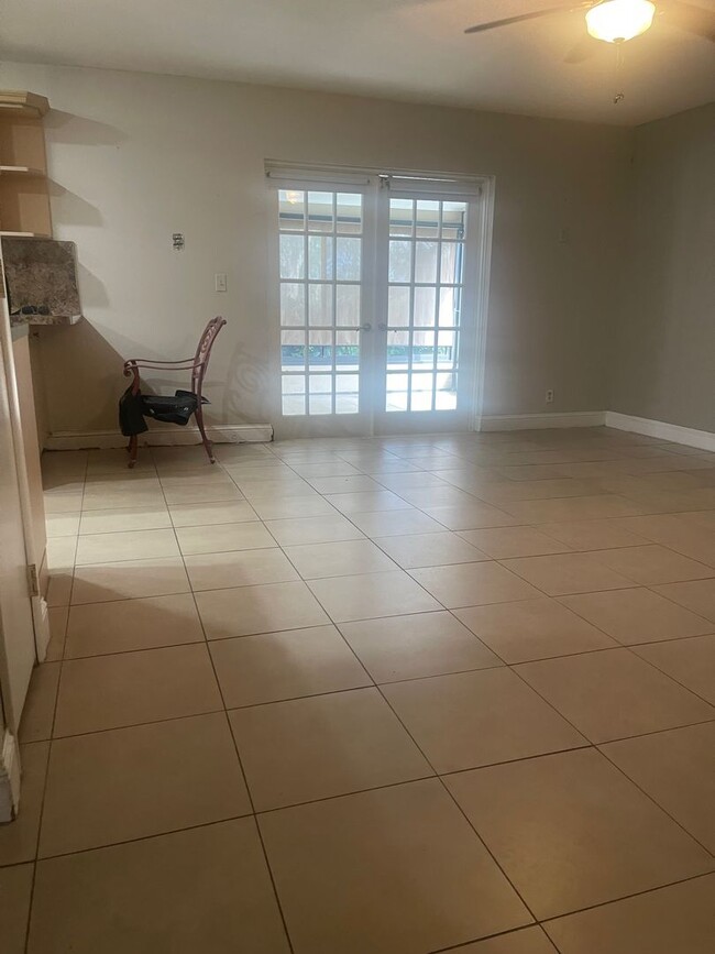 Foto del edificio - 1328 NW 86th Way