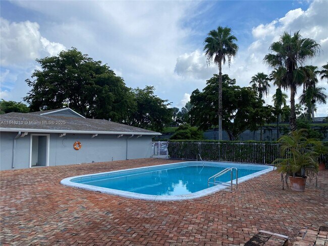 Foto del edificio - 9143 SW 77th Ave