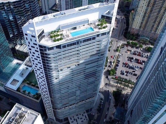 Building Photo - 1300 Brickell Ave